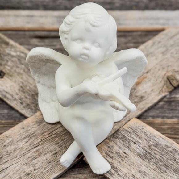 1986 Vintage Bisque Porcelain Seated Angel/Cherub Figurine Playing Violin, 5.5"H - Picture 2 of 7